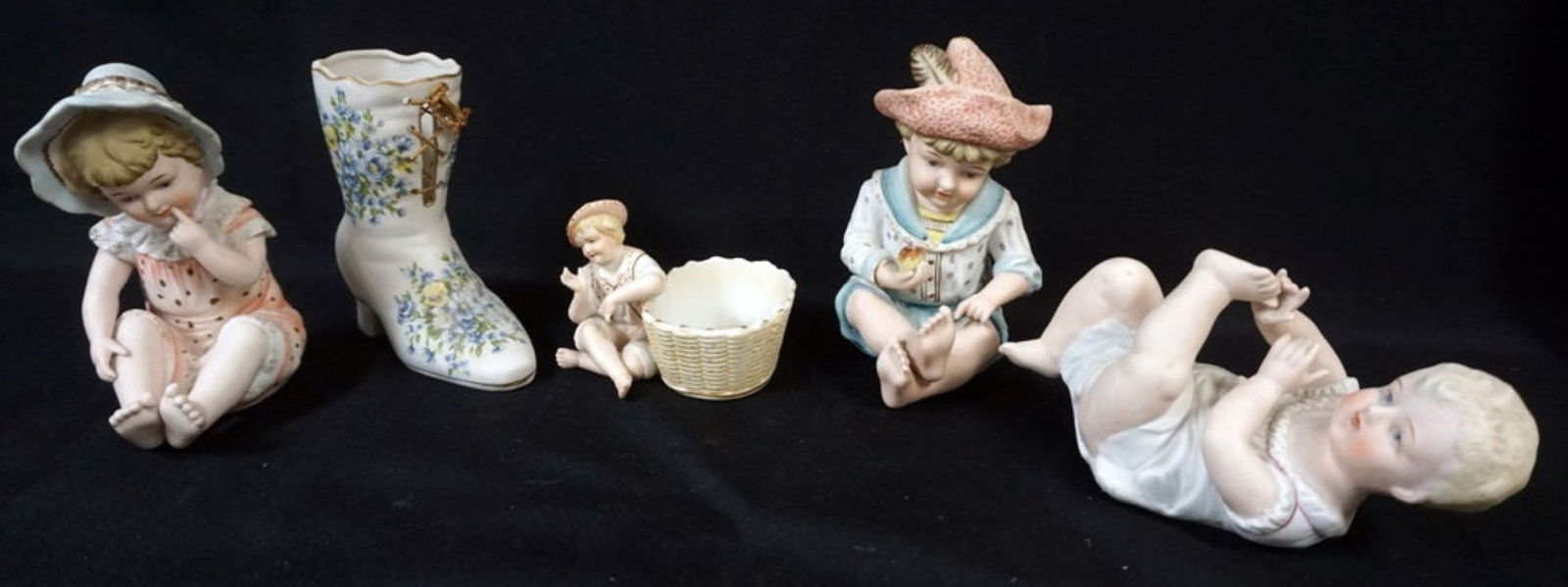 ASSORTED BISQUE FIGURES: GROUP OF ASSORTED BISQUE FIGURES, LARGEST APPROXIMATELY 7 IN
