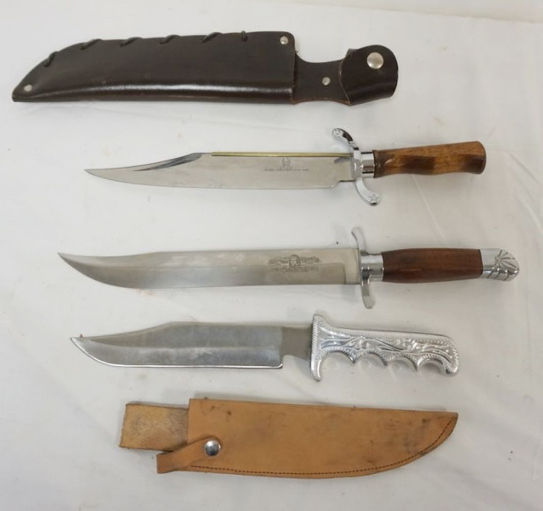 GROUP OF KNIVES (1 of 4)