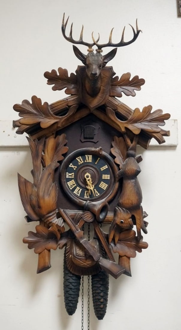 CUCKOO CLOCK: CUCKOO CLOCK, APPROXIMATELY 7 IN X 15 IN X 20 IN H, NO PENDULUM