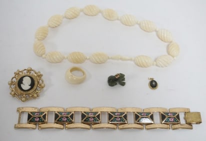 JEWERLY ASSORTMENT INCLUDING 14K
