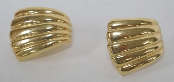 14K GOLD LADIES SHELL EARRINGS