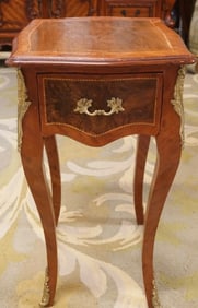 FRENCH STAND