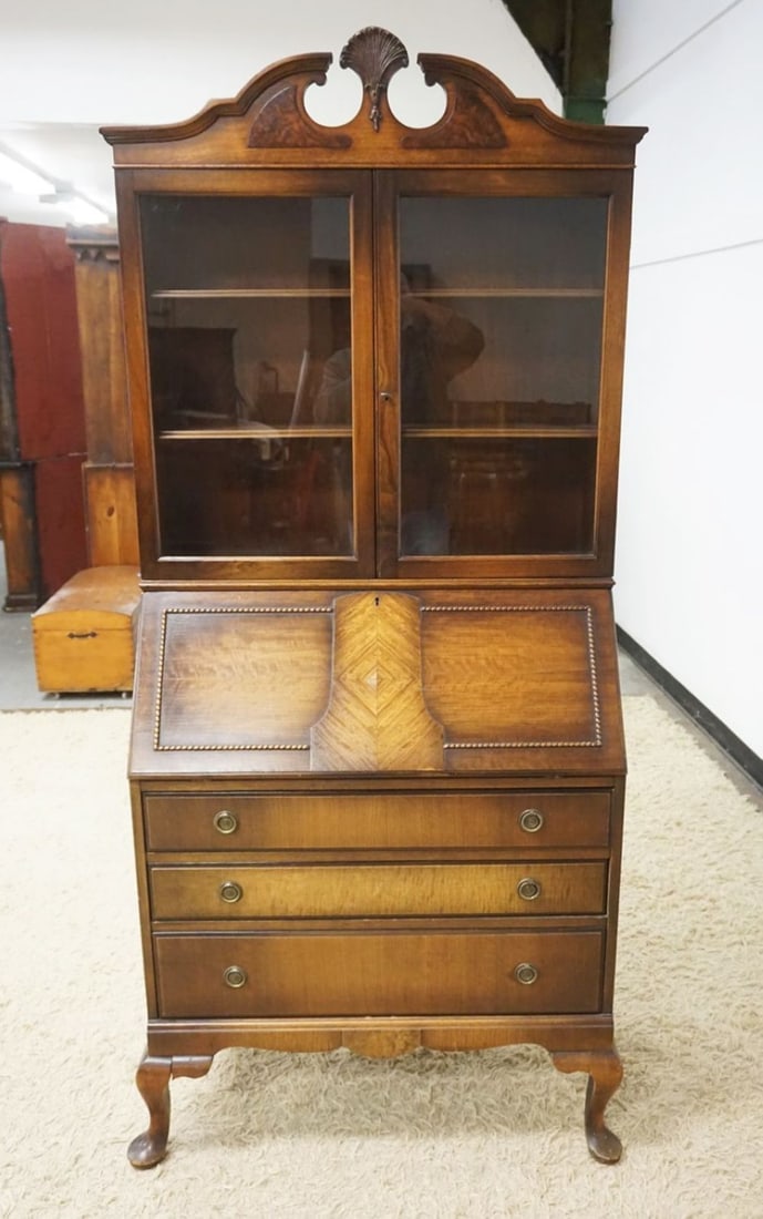 MAHOGANY QUEEN ANNE STYLE SECRETARY DESK (1 of 3)