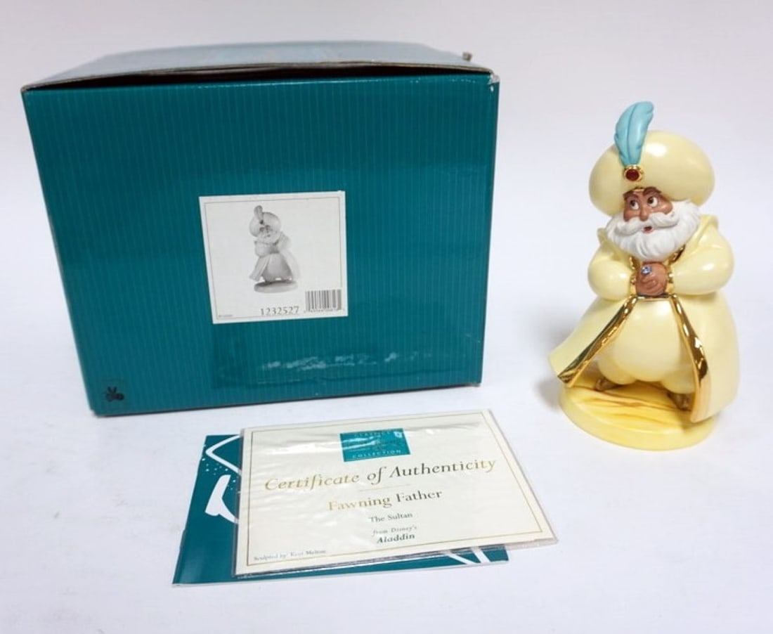WALT DISNEY CLASSIC COLLECTION ALADDIN: WALT DISNEY CLASSIC COLLECTIONS, ALADDIN , *THE SULTAN FAWNING FATHER* APPROXIMATELY 3 /2 IN H