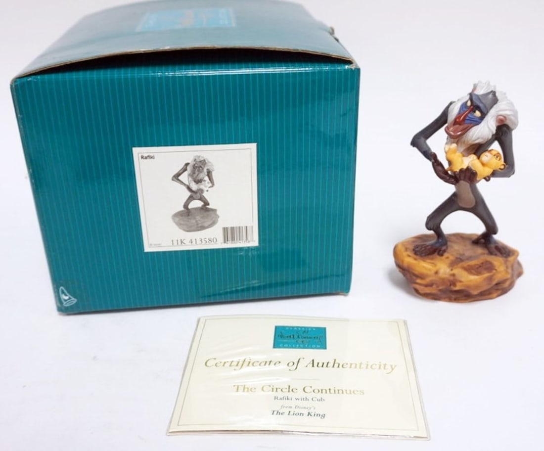 WALT DISNEY CLASSIC COLLECTION THE LION KING: WALT DISNEY CLASSIC COLLECTIONS, THE LION KING, RAFIKI WITH CUB , *THE CIRCLE CONTINUES* APPROXIMATELY 6 1/2 IN H