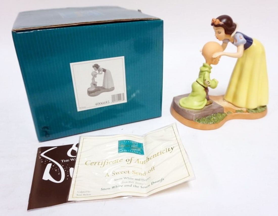 WALT DISNEY CLASSIC COLLECTION SNOW WHITE (1 of 5)