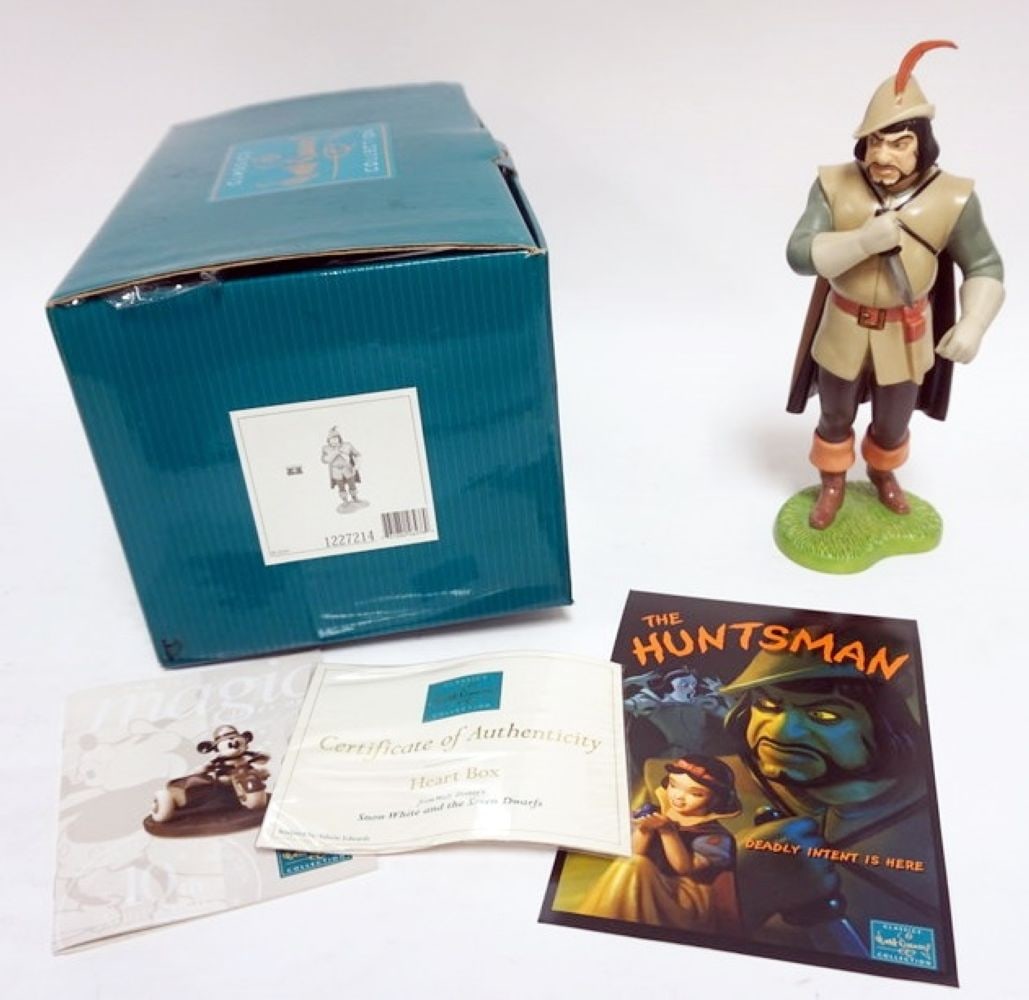 WALT DISNEY CLASSIC COLLECTION SNOW WHITE (1 of 5)