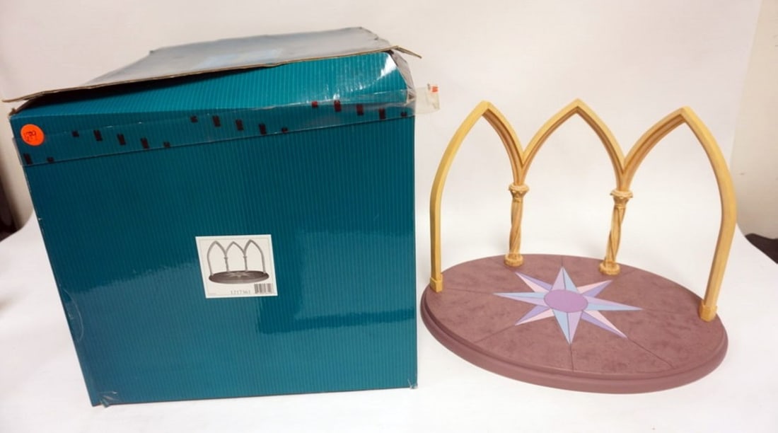 WALT DISNEY CLASSIC COLLECTION FANTASY LAND (1 of 3)