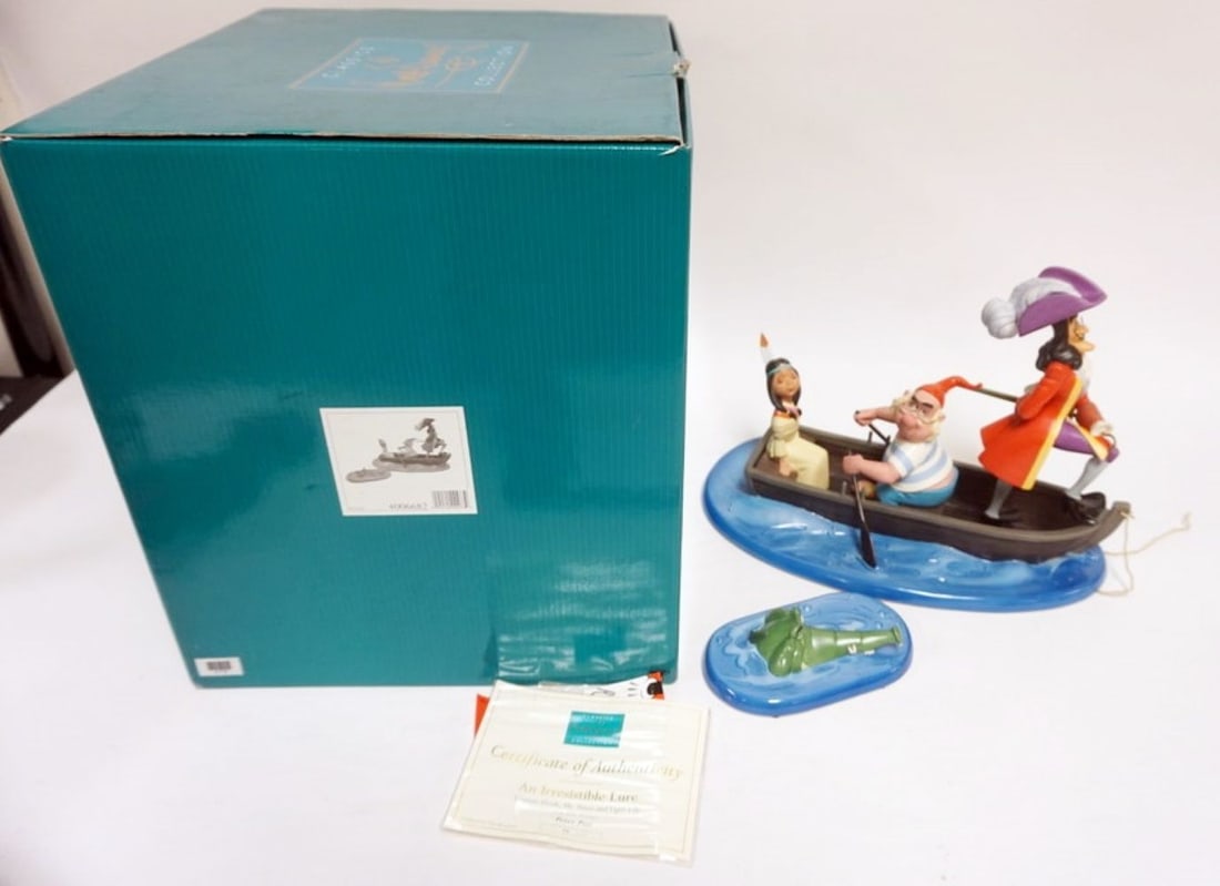 WALT DISNEY CLASSIC COLLETIONS PETER PAN (1 of 4)