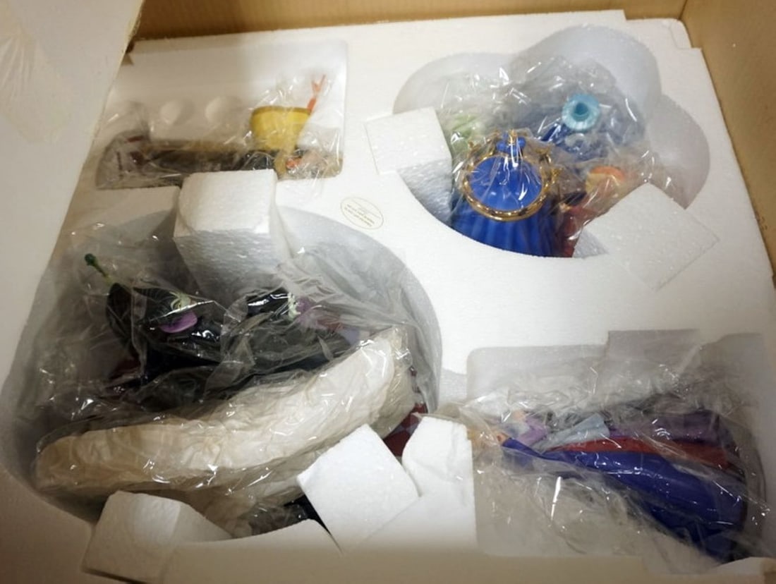 WALT DISNEY CLASSIC COLLETIONS SLEEPING BEAUTY (1 of 5)