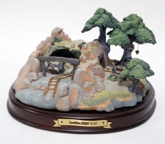 WALT DISNEY CLASSIC COLLETIONS SNOW WHITE