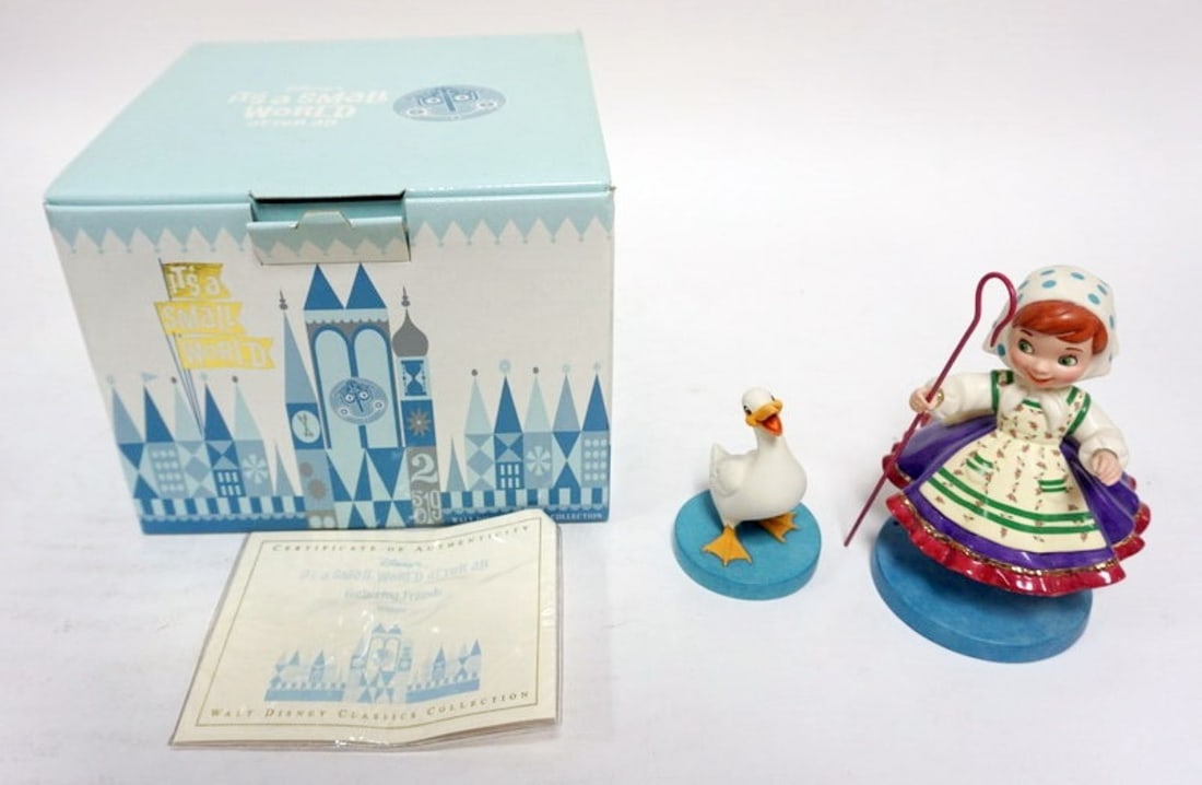 WALT DISNEY CLASSIC COLLETIONS SMALL WORLD: WALT DISNEY CLASSIC COLLECTIONS IT'S A SMALL WORLD AFTER ALL BELIGUM *GATHERING FRIENDS*, APPROXIMATELY 5 1/2 IN H