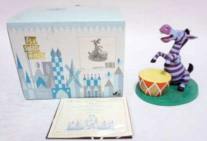 WALT DISNEY CLASSIC COLLETIONS SMALL WORLD
