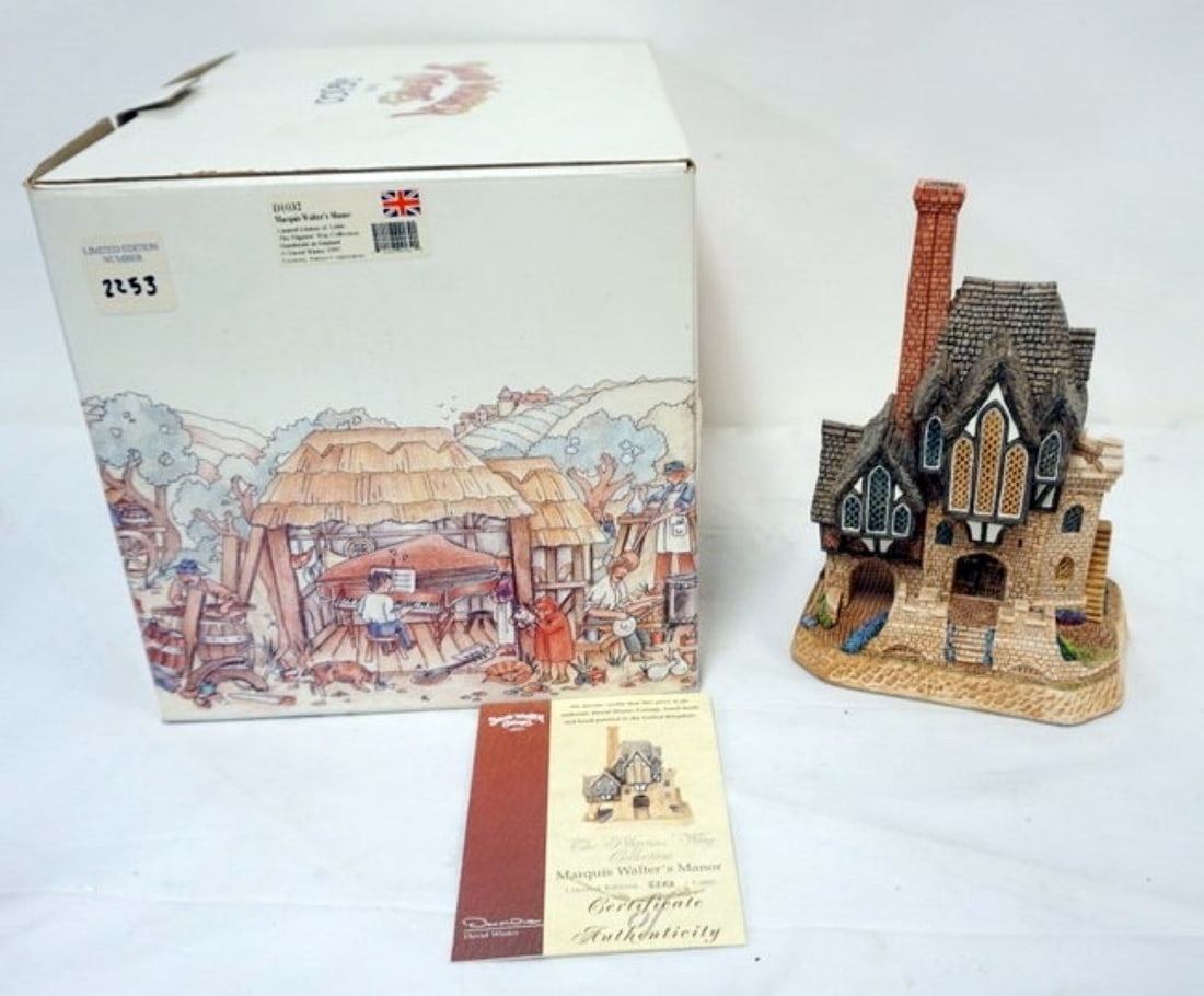 DAVID WINTER HAND PAINTED COTTAGES (1 of 3)