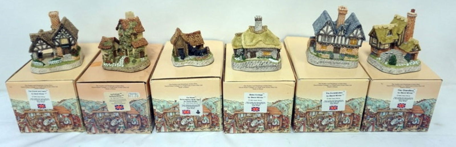 DAVID WINTER HAND PAINTED COTTAGES (1 of 5)