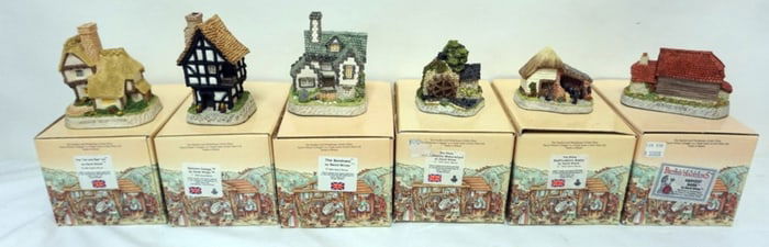 DAVID WINTER HAND PAINTED COTTAGES