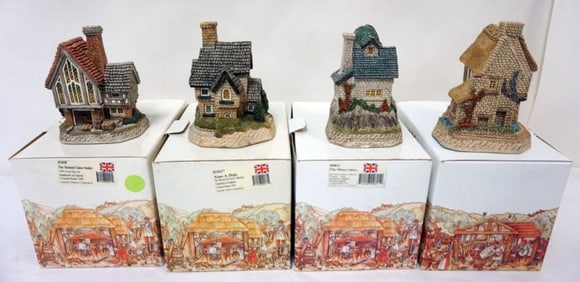 DAVID WINTER HAND PAINTED COTTAGES