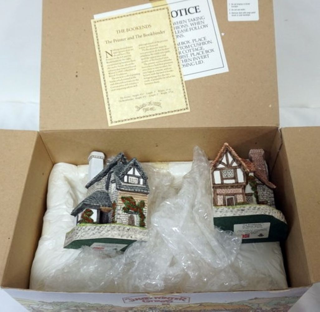 DAVID WINTER HAND PAINTED COTTAGES (1 of 2)