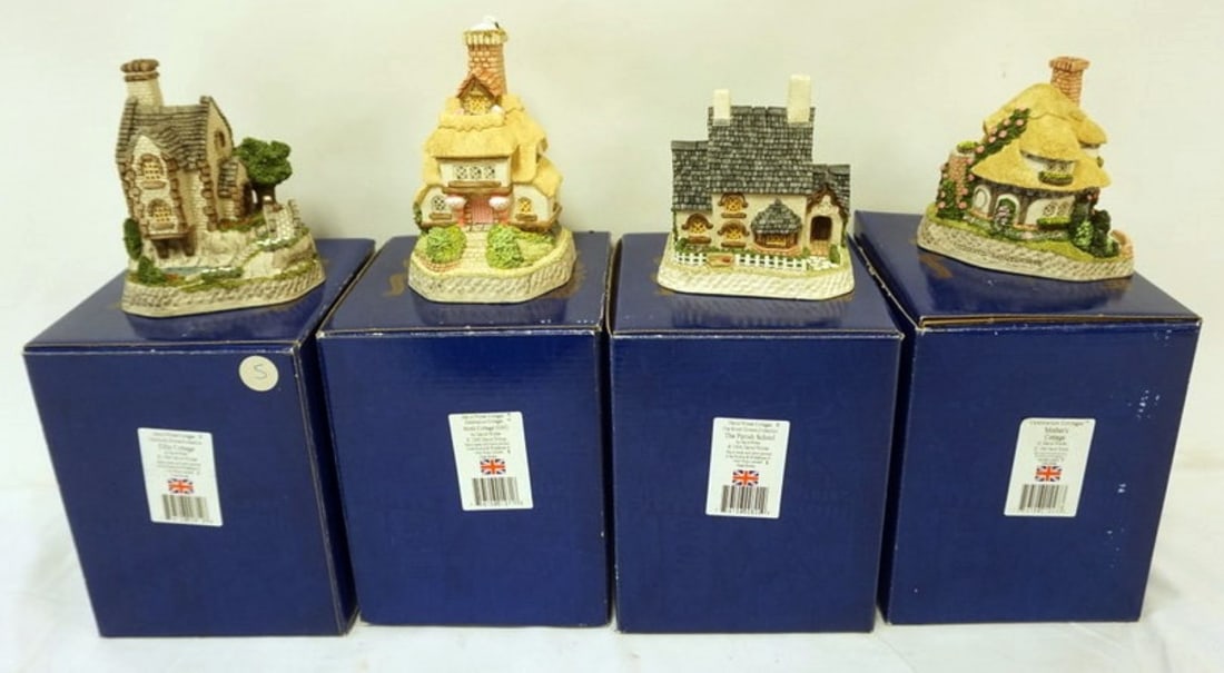 DAVID WINTER HAND PAINTED COTTAGES (1 of 3)