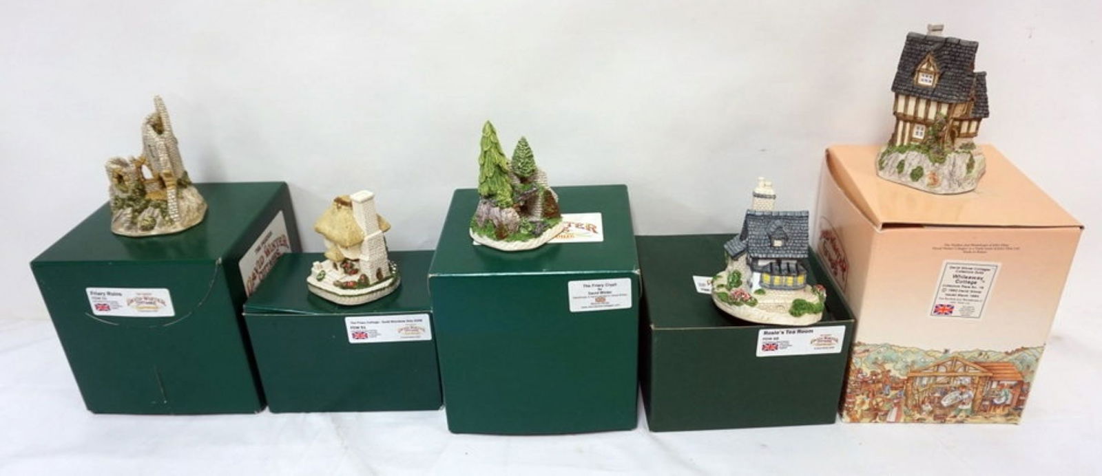 DAVID WINTER HAND PAINTED COTTAGES (1 of 3)