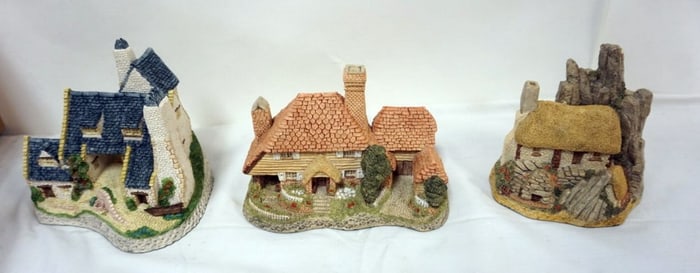 DAVID WINTER HAND PAINTED COTTAGES