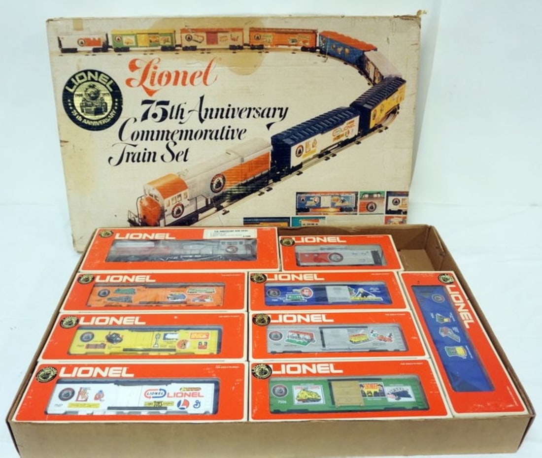 LIONEL TRAIN O GAUGE (1 of 8)