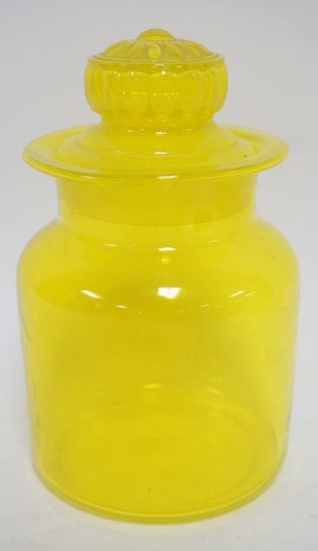 VASELINE GLASS COVERED APOTHECARY JAR: VASELINE GLASS COVERED APOTHECARY JAR, APPROXIMATELY 8 IN HIGH