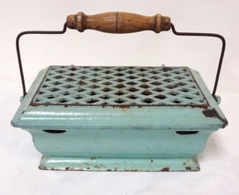 CAST IRON GREEN ENAMELED FOOTWARMER