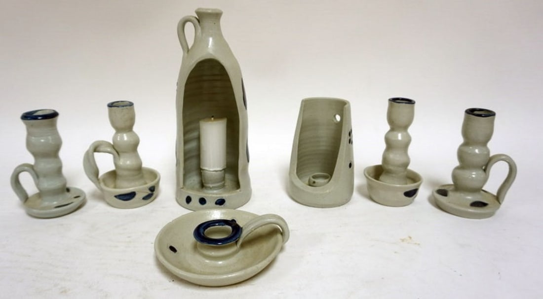 GROUP OF ASSORTED WILLIAMSBURG POTTERY (1 of 5)