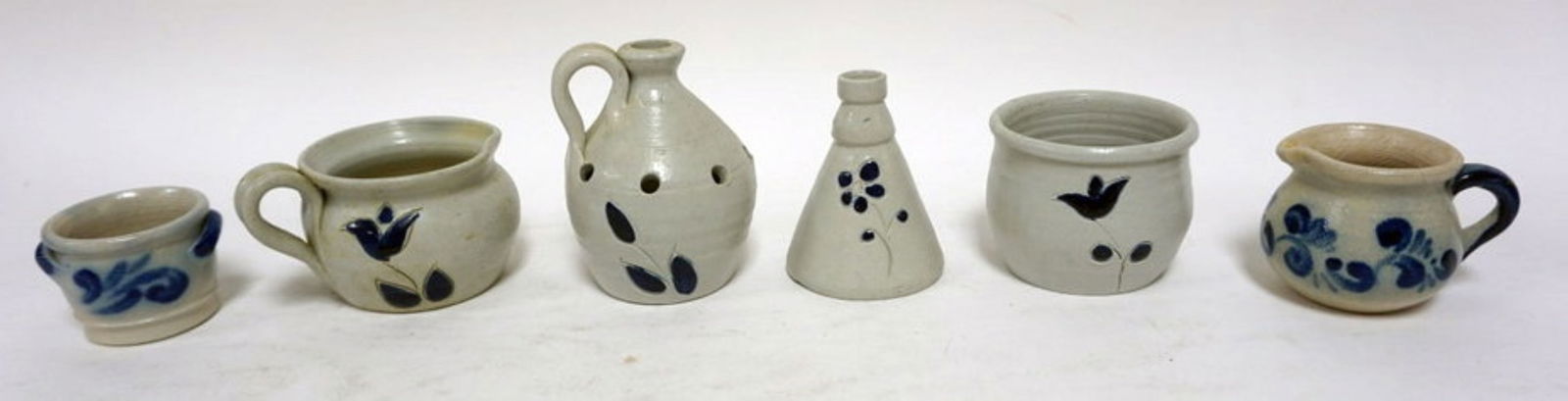 GROUP OF ASSORTED WILLIAMSBURG POTTERY (1 of 4)