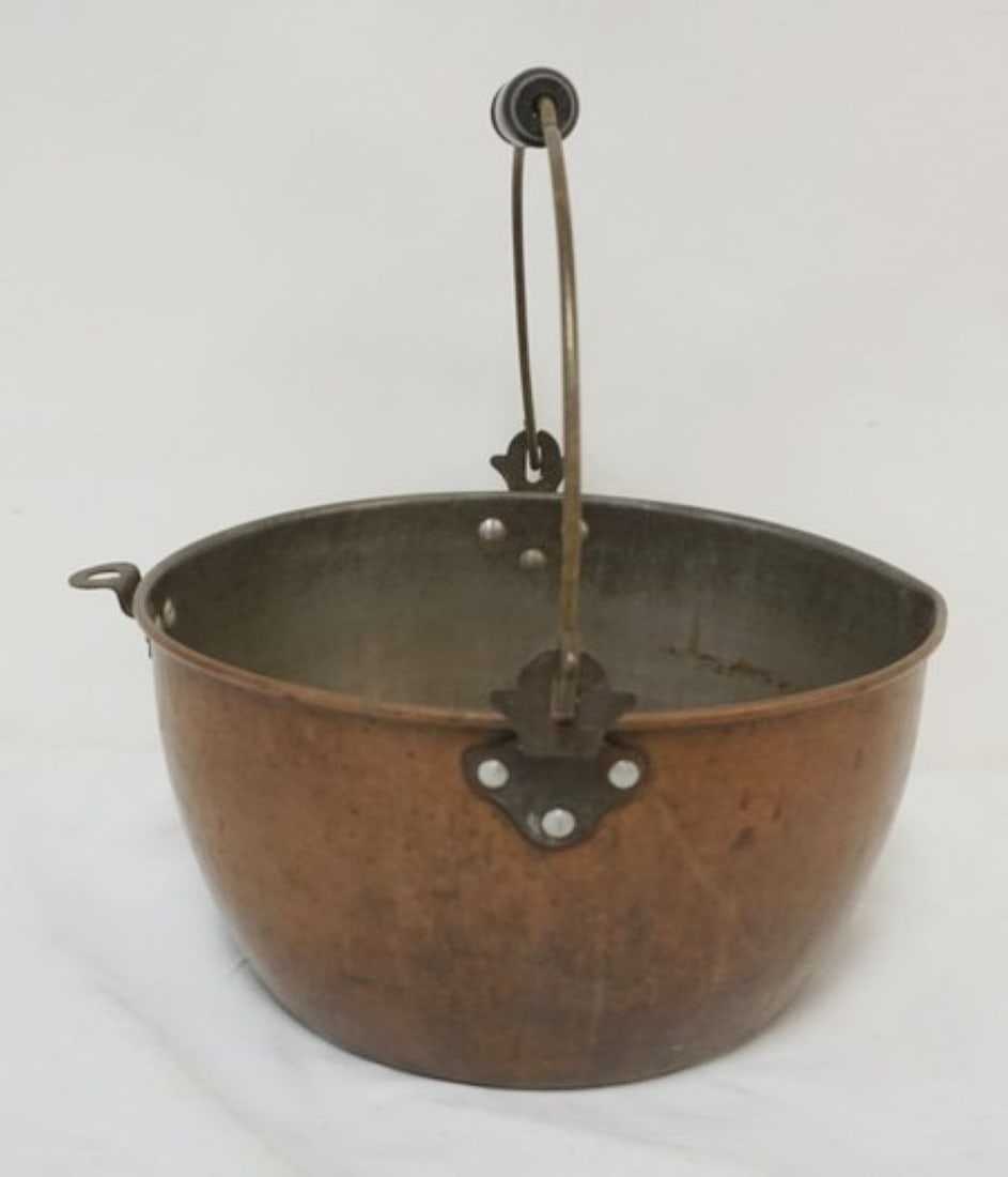 ANTIQUE COPPER POT: ANTIQUE COPPER 8 QT POT, APPROXIMATELY 12 IN X 6 IN H