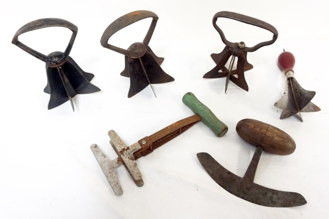 ASSORTED VINTAGE AND PRIMITIVE FOOD CHOPPERS (1 of 2)