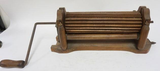 ANTIQUE WHEELER AND SHIPLEY CLOTHES WRINGER