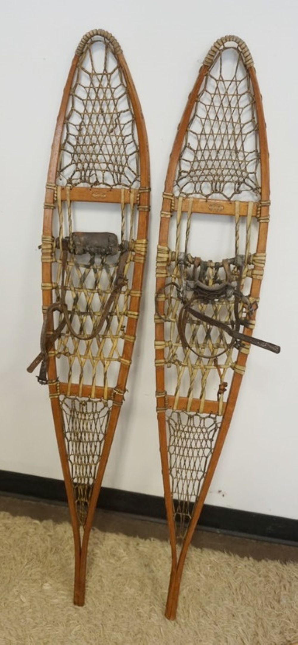 VINTAGE LL BEAN SNOW SHOES: VINTAGE LL BEAN SNOW SHOES, APPROXIMATELY 10 IN X 56 IN L