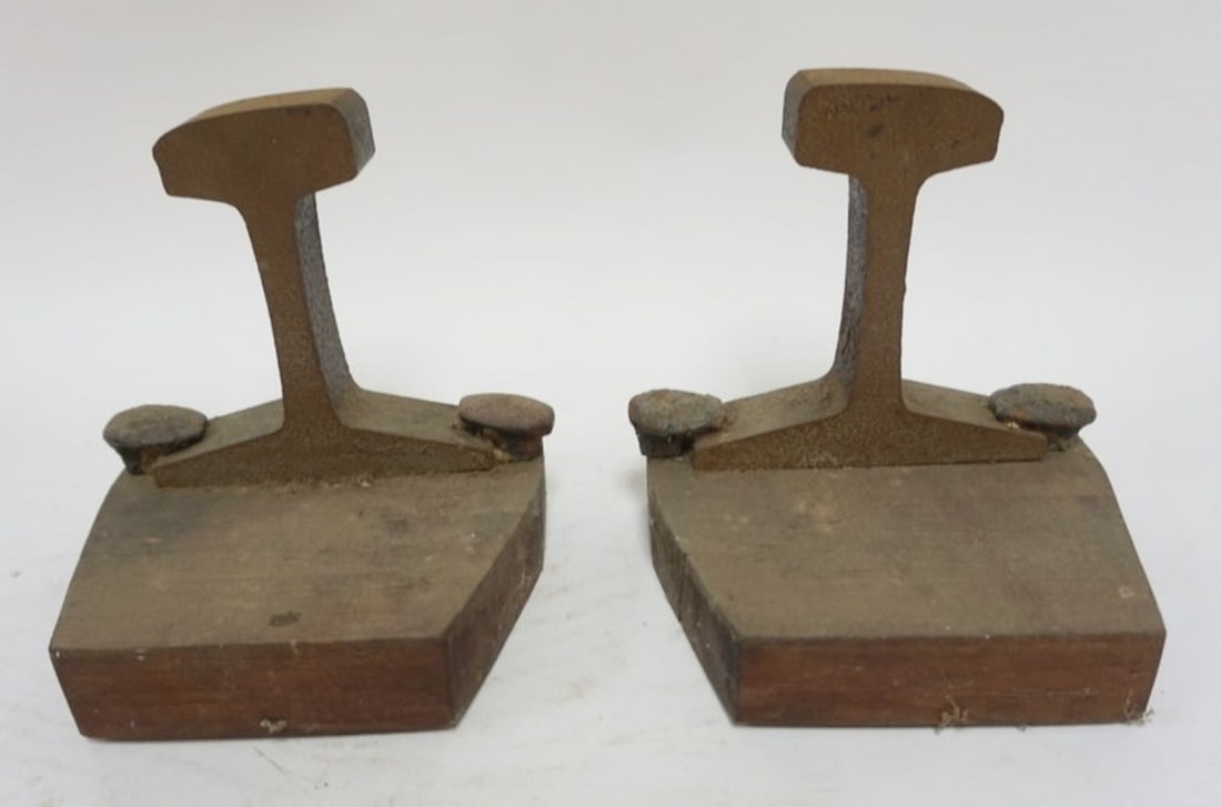 RAILROAD TIE AND SPIKE BOOKENDS: RAILROAD TIE AND SPIKE BOOKENDS, EACH APPROXIMATELY 7 IN X 6 IN X 7 IN H