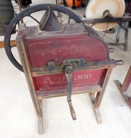 PRIMITIVE CORN SHELLER