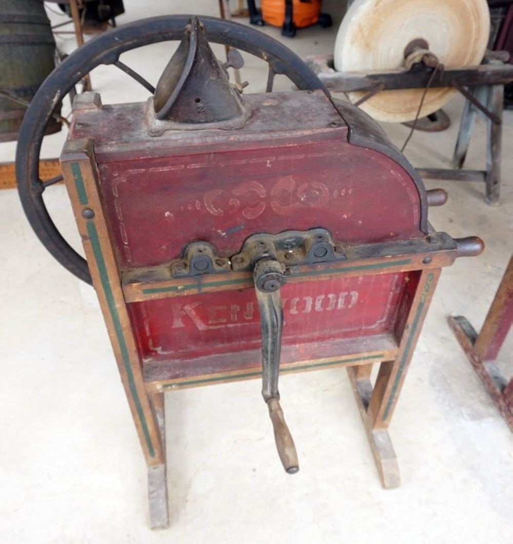 PRIMITIVE CORN SHELLER (1 of 3)