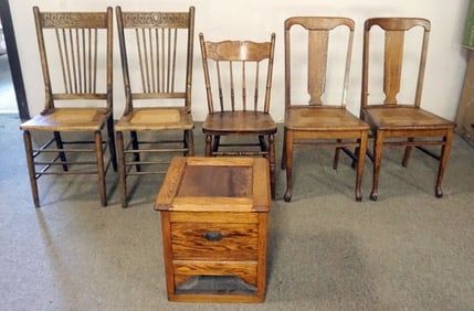 ASSORTED ANTIQUE OAK CHAIRS AND COMMODE