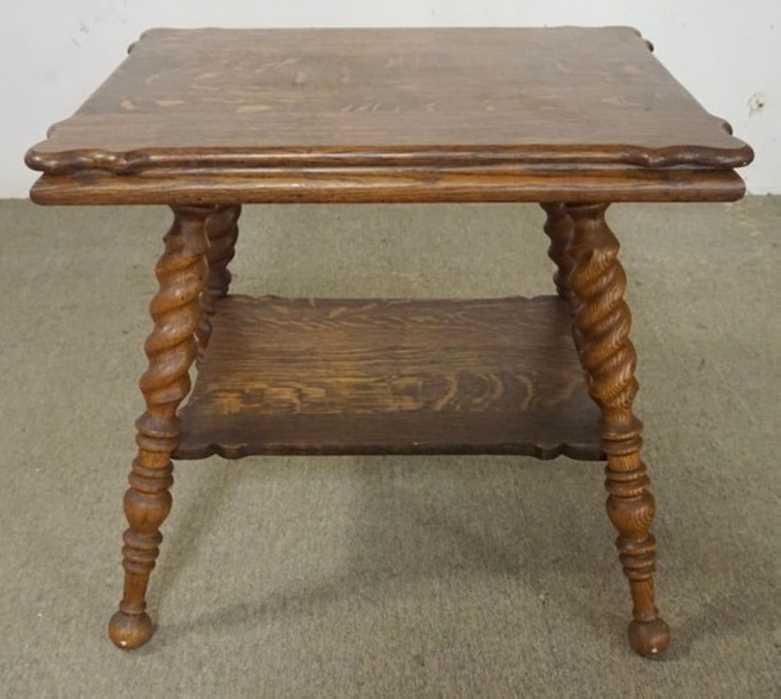 ANTIQUE QUARTER SAWN OAK PARLOR TABLE (1 of 3)