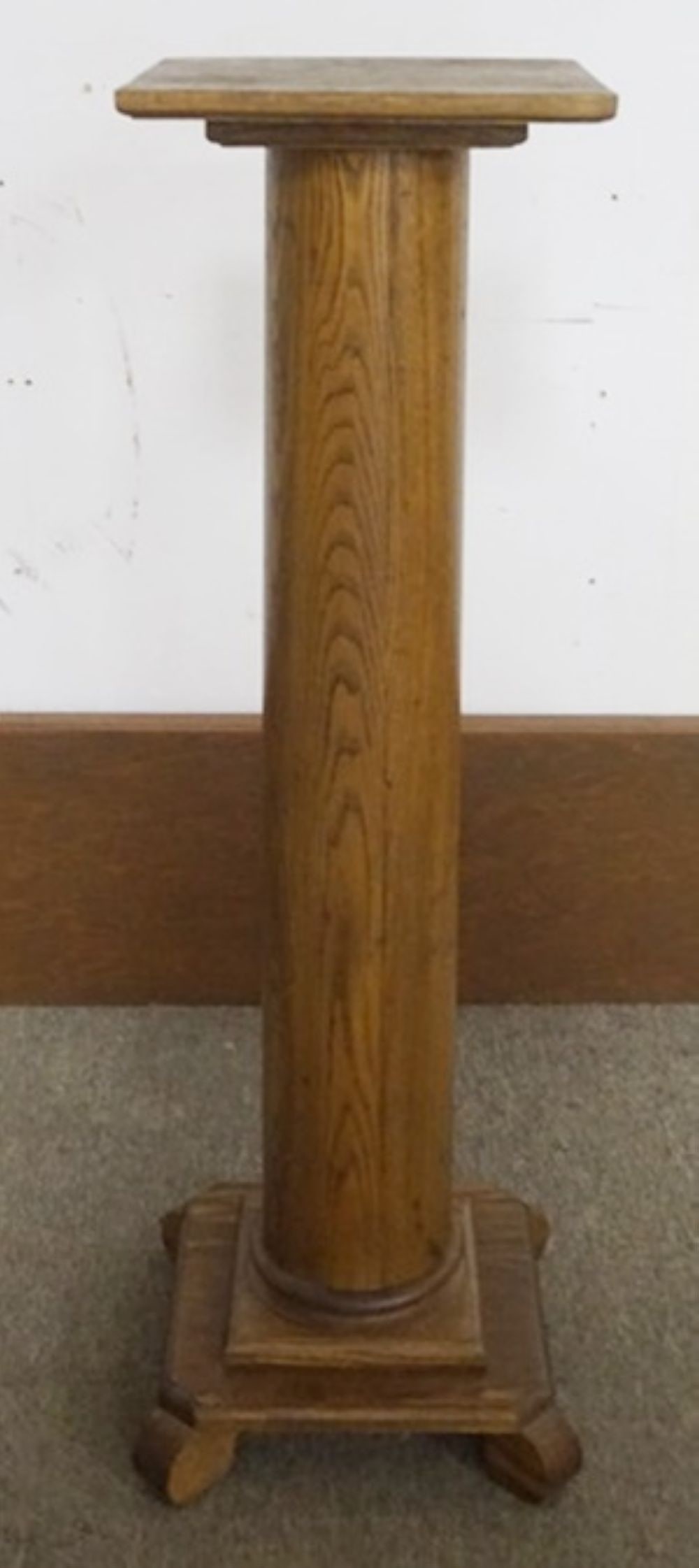 OAK COLUMN PEDESTAL (1 of 3)