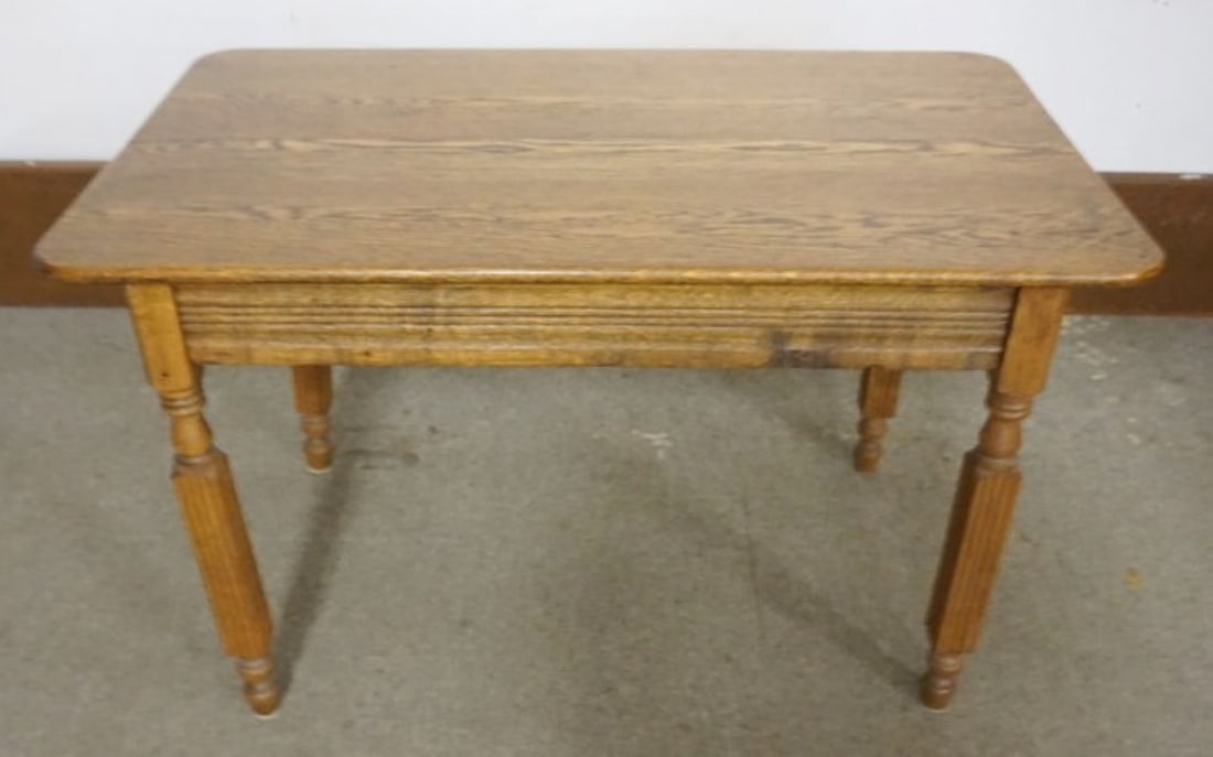 OAK KITCHEN TABLE (1 of 3)