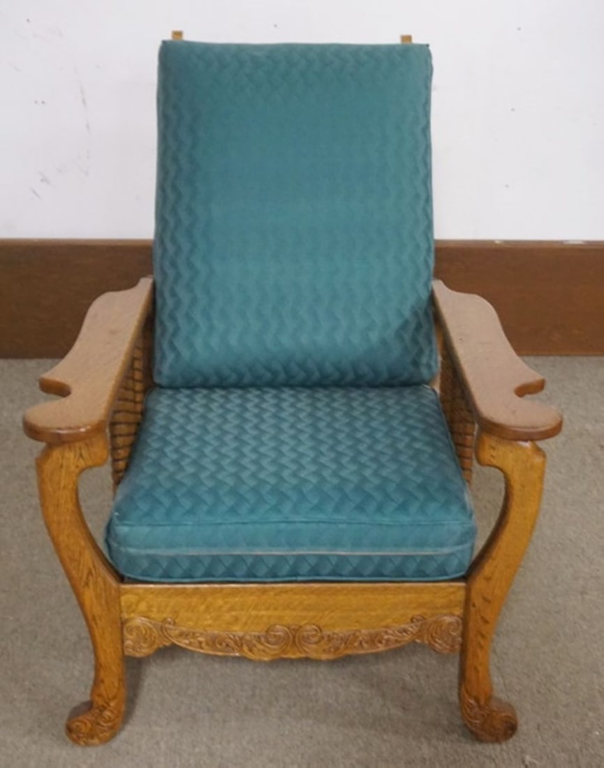 OAK MORRIS CHAIR: OAK MORRIS CHAIR, APPROXIMATELY 31 IN X 31 IN X 38 IN H
