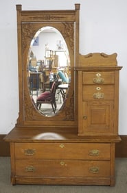 OAK BONNET CHEST WITH MIRROR