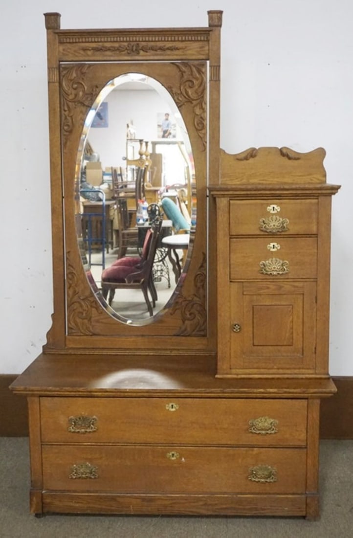 OAK BONNET CHEST WITH MIRROR (1 of 6)