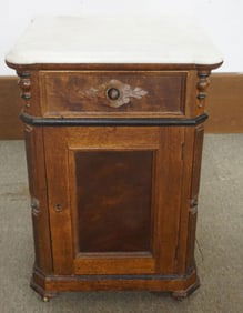 VICTORIAN WALNUT MARBLE TOP STAND