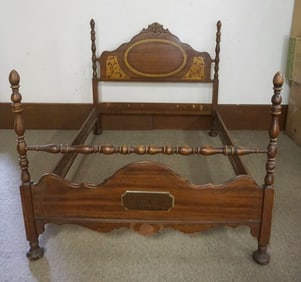 WALNUT MEDALLION BACK 4 POSTER BED