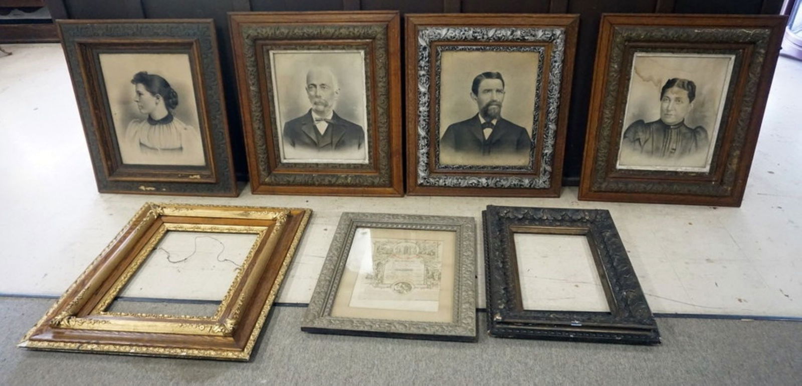 ASSORTED FRAMES AND ANCESTOR PHOTOS (1 of 4)