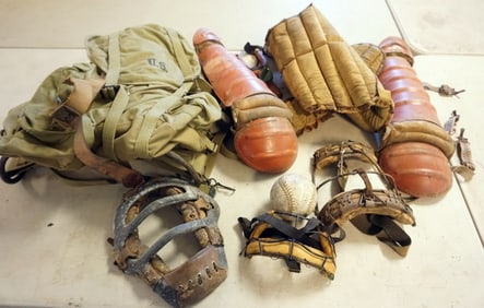 BASEBALL/SOFTBALL ITEMS & ARMY BACK PACK