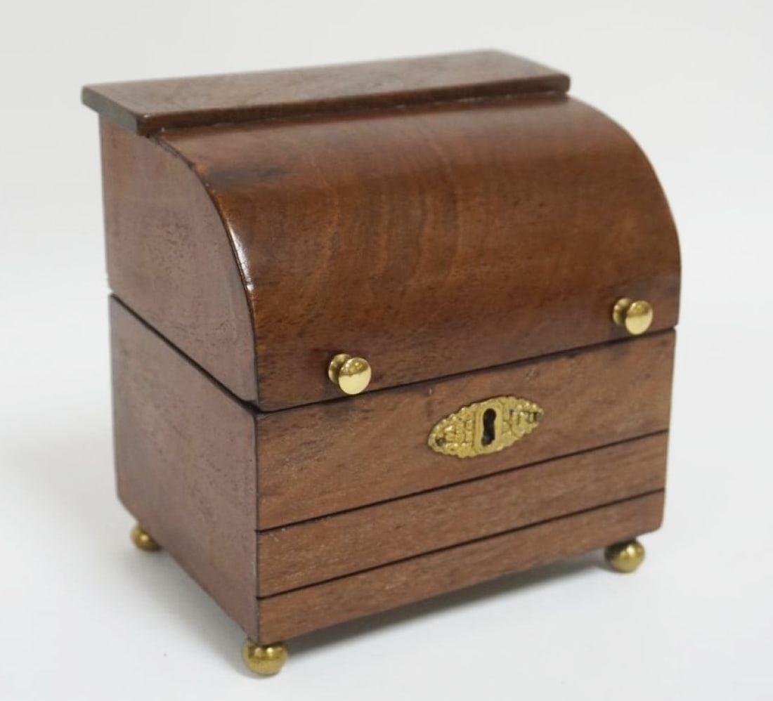 ANTIQUE FEDERAL HINGED LID BOX (1 of 6)