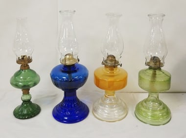 GROUP OF ASSORTED KEROSENE LAMPS